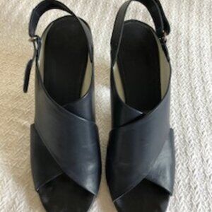 Vince navy leather sandals - size 8.5